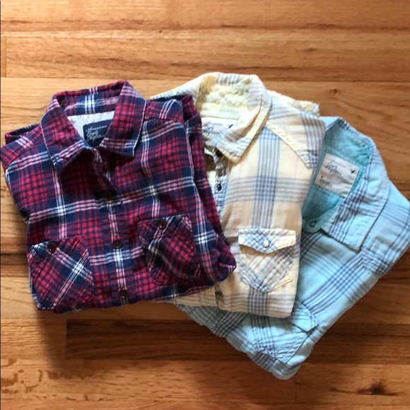 American Eagle Flannel Button Ups - Picture 1 of 1